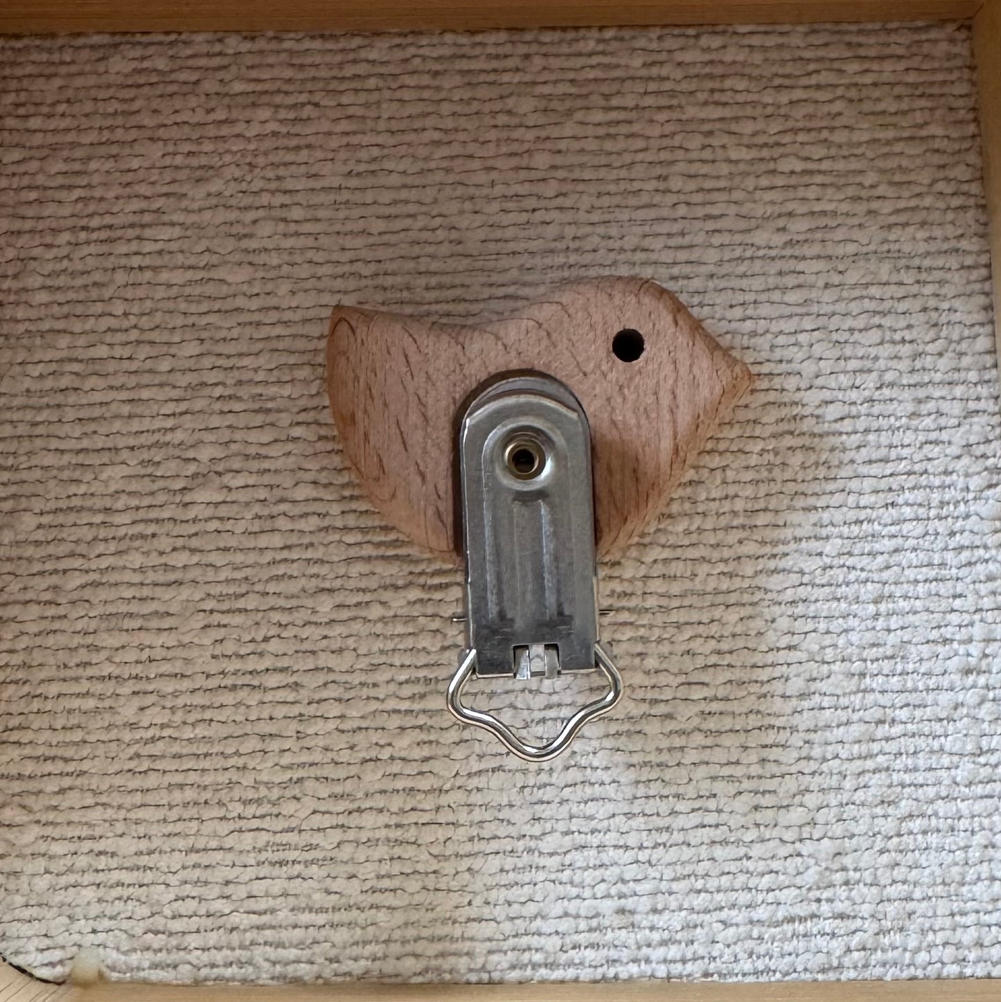 Clip Attache Tétine OISEAU en bois de hêtre