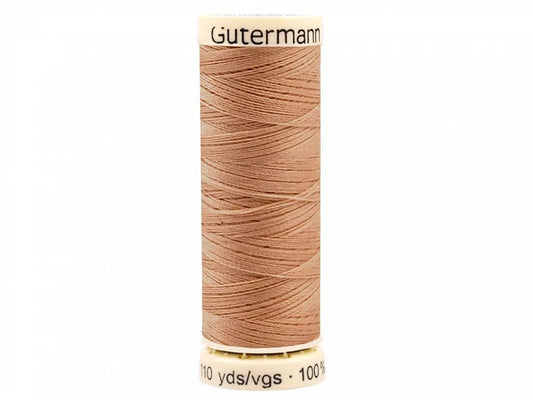 Fil Gutermann universel polyester 121