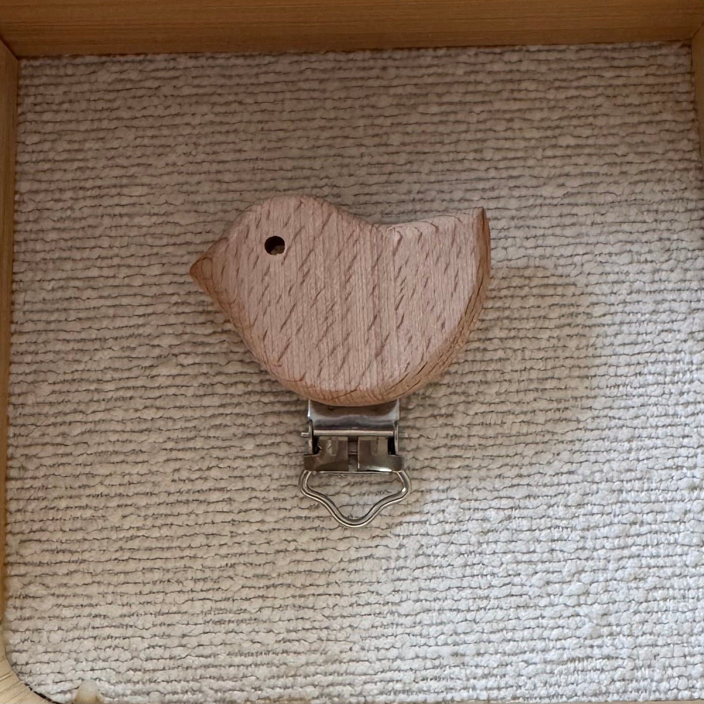 Clip Attache Tétine OISEAU en bois de hêtre